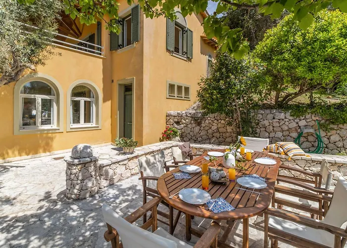 Elpida Villa